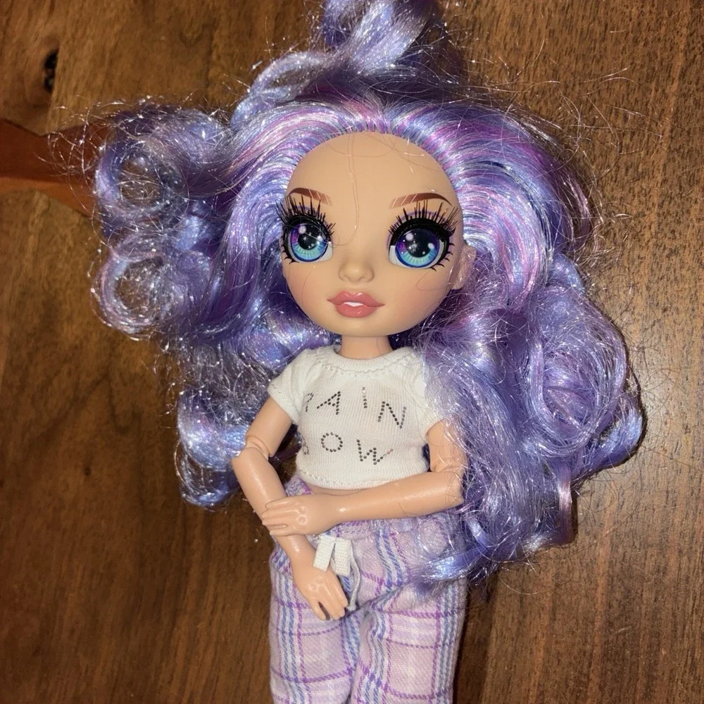 Rainbow High Junior High PJ Party - Violet (Purple) - 22 cm Posable Doll